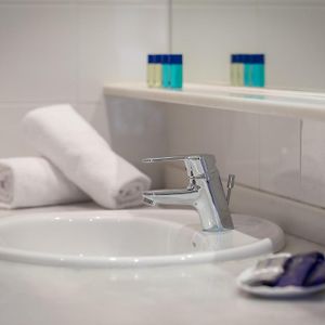Habitación Estándar con 2 Camas Individuales